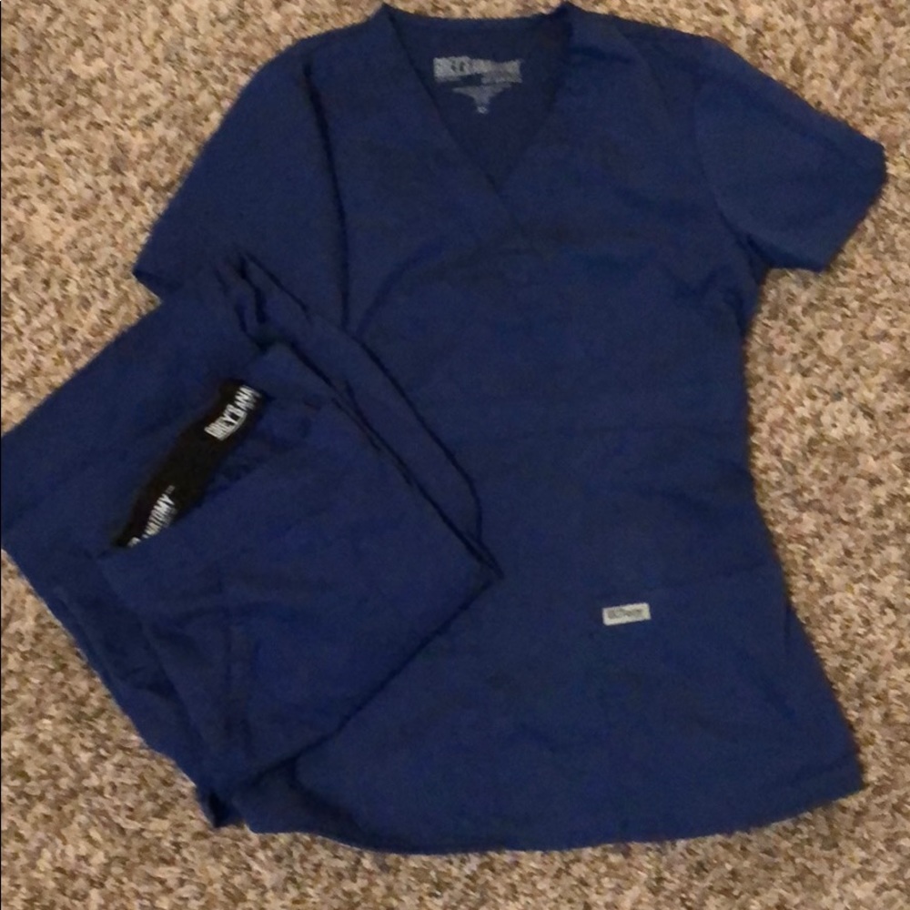 Grey’s Anatomy xs scrubs